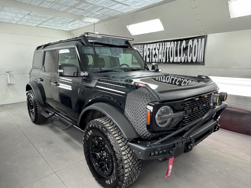 2023 Ford Bronco Image 3
