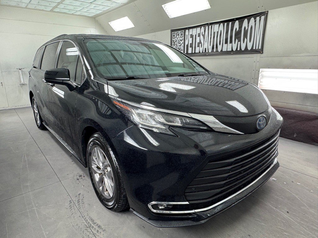 2021 Toyota Sienna Image 3