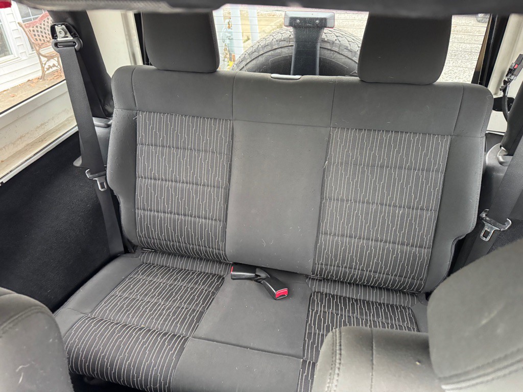 2012 Jeep Wrangler Image 9