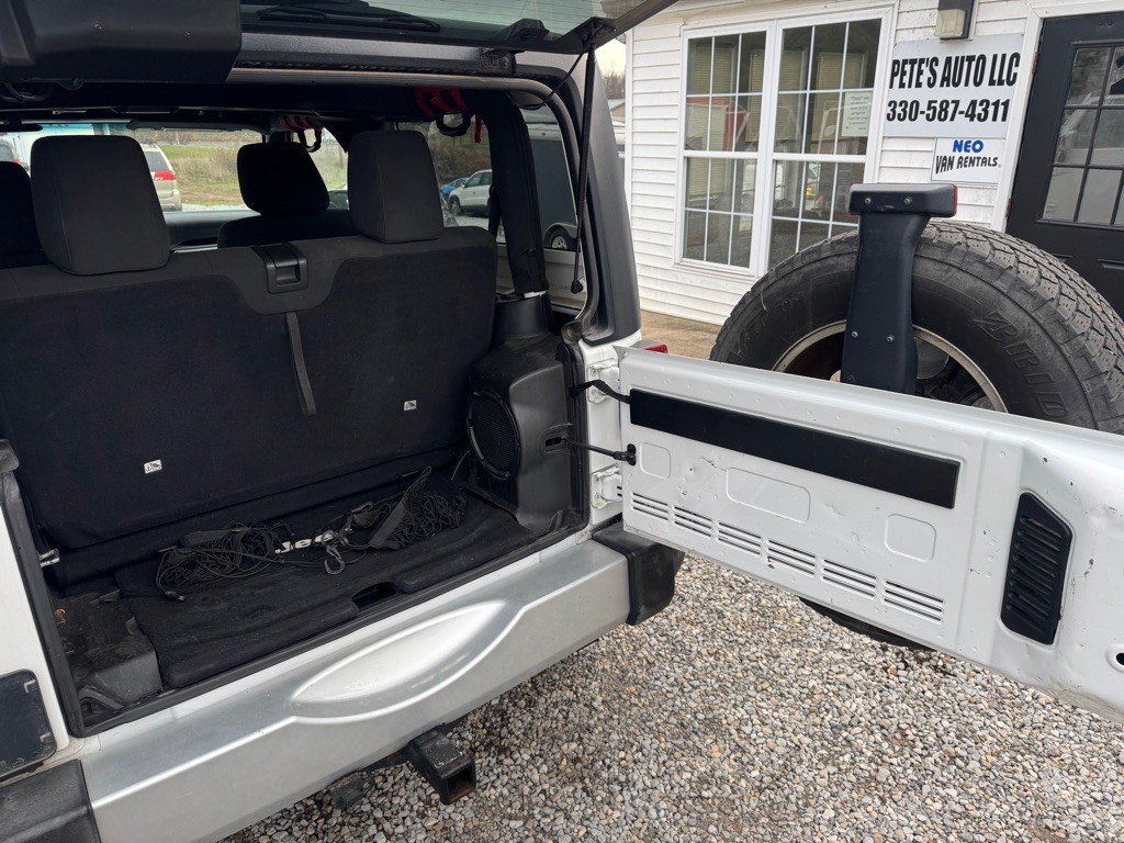 2012 Jeep Wrangler Image 17