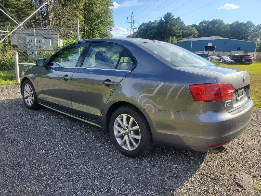 2014 Volkswagen Jetta Image 2