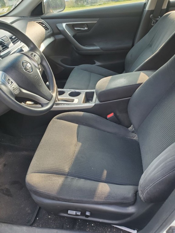 2015 Nissan Altima Image 9
