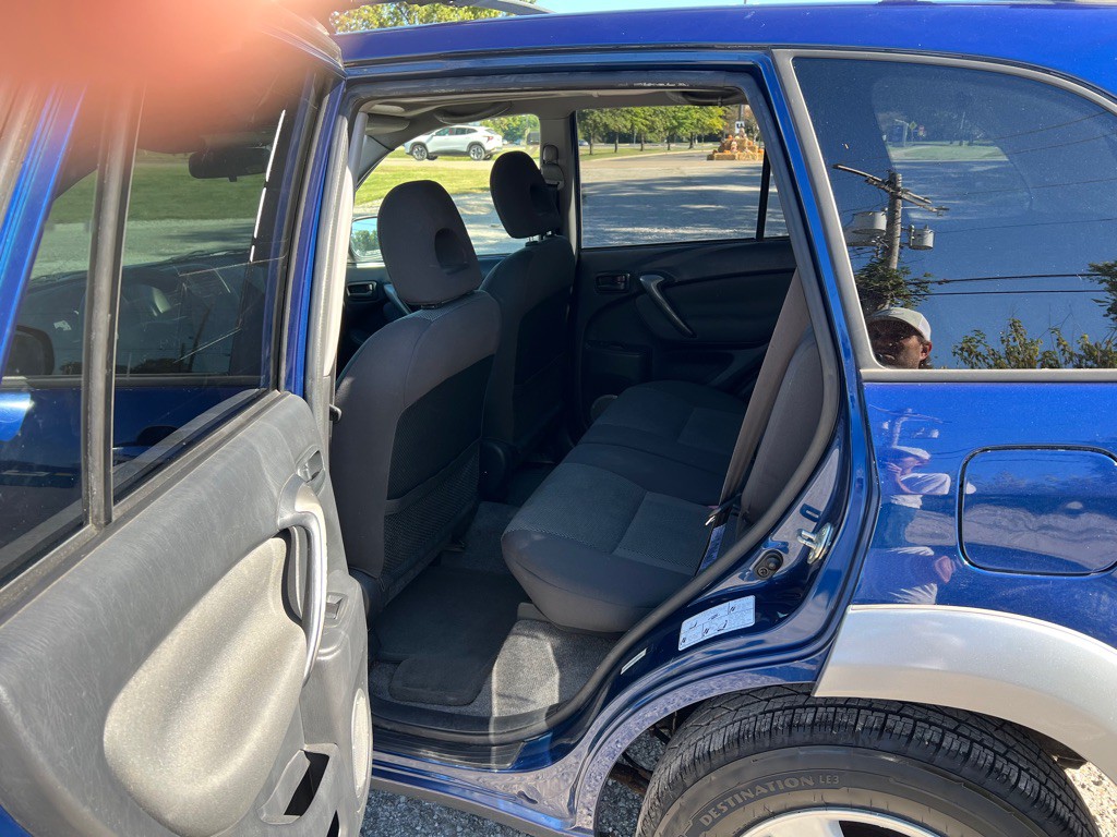 2004 Toyota Rav4 Image 4