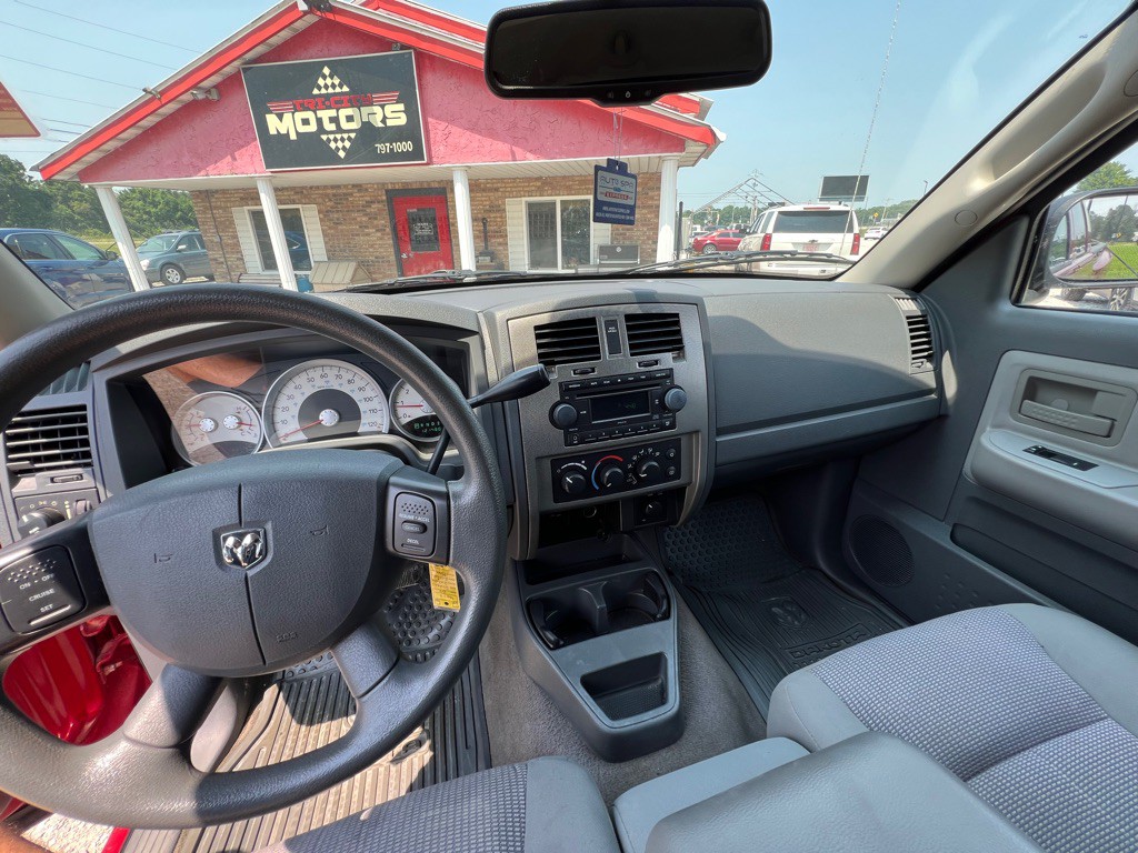 2007 Dodge Dakota Image 4