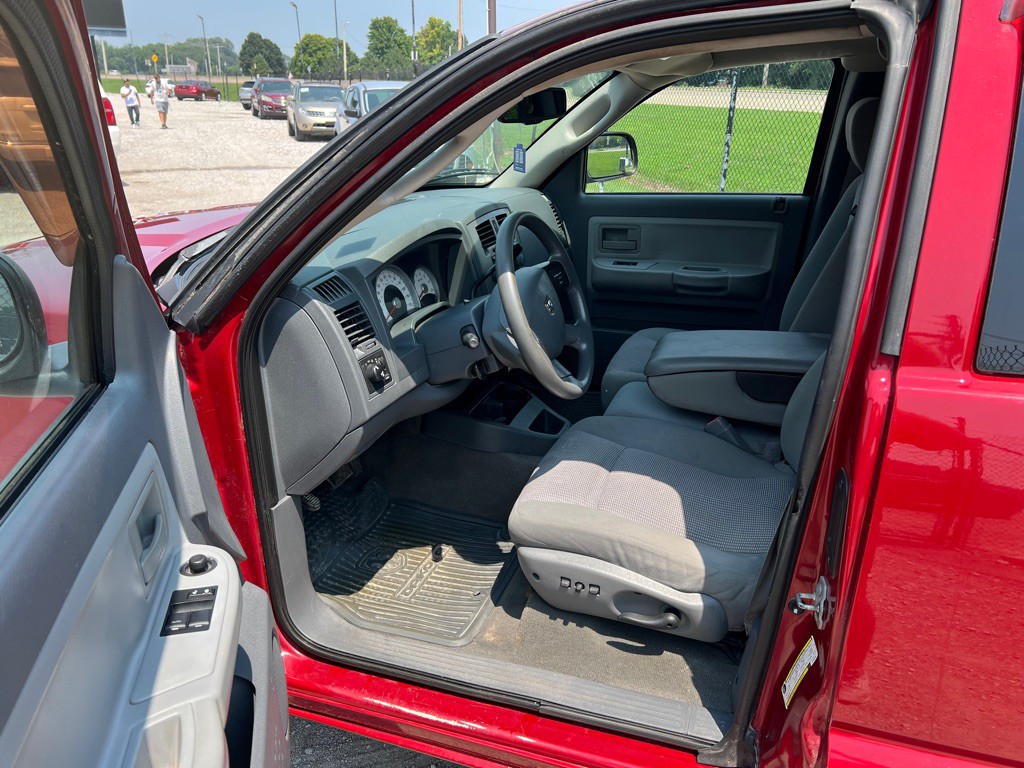 2007 Dodge Dakota Image 8
