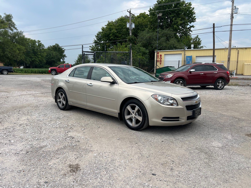 2012 Chevrolet Malibu Image 2