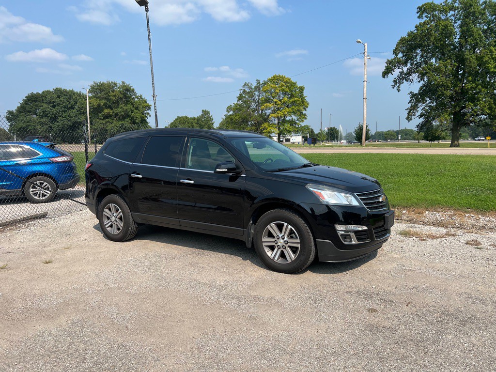 2017 Chevrolet Traverse Image 2