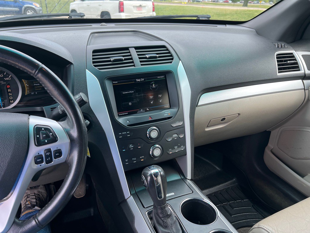2012 Ford Explorer Image 10