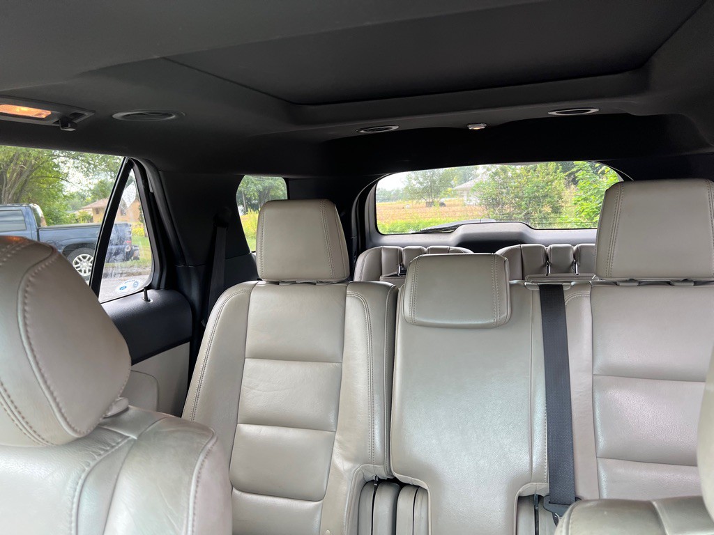 2012 Ford Explorer Image 11