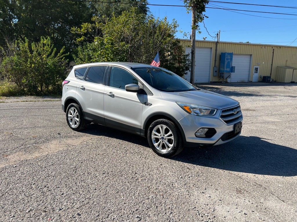 2017 Ford Escape Image 2