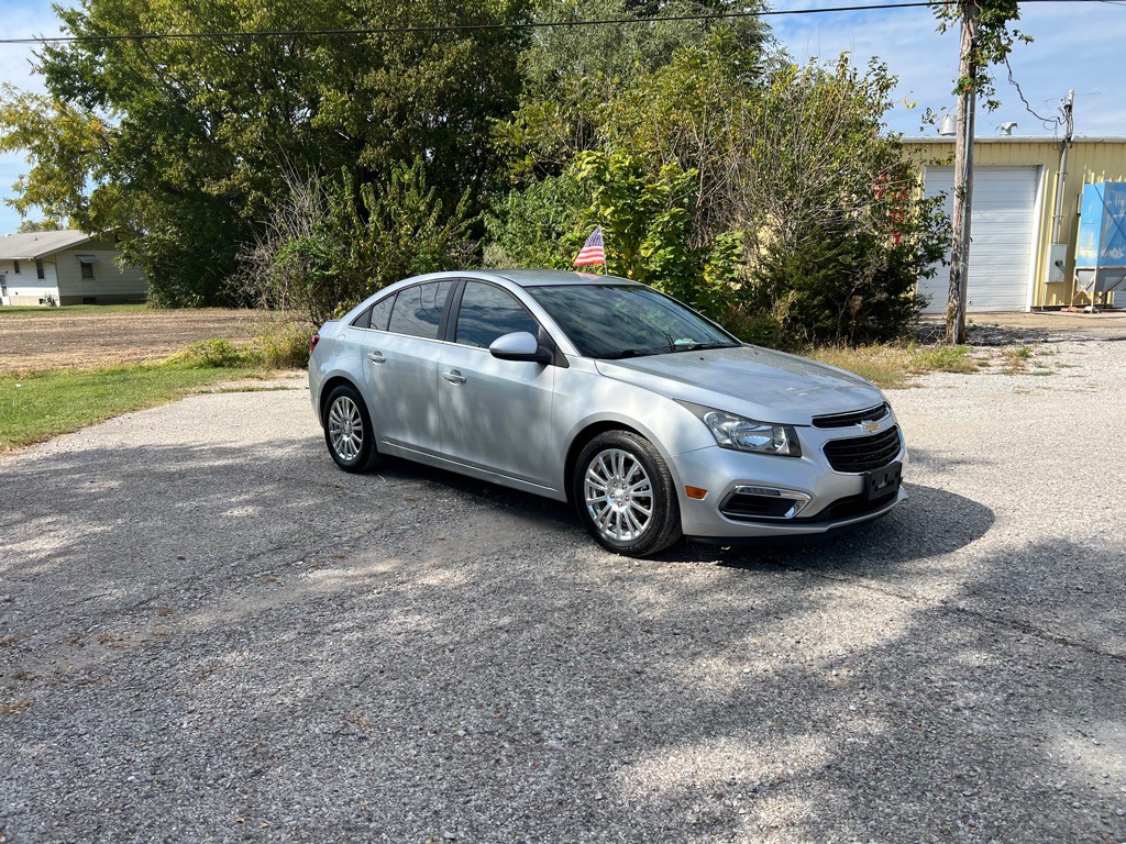 2016 Chevrolet Cruze Image 2