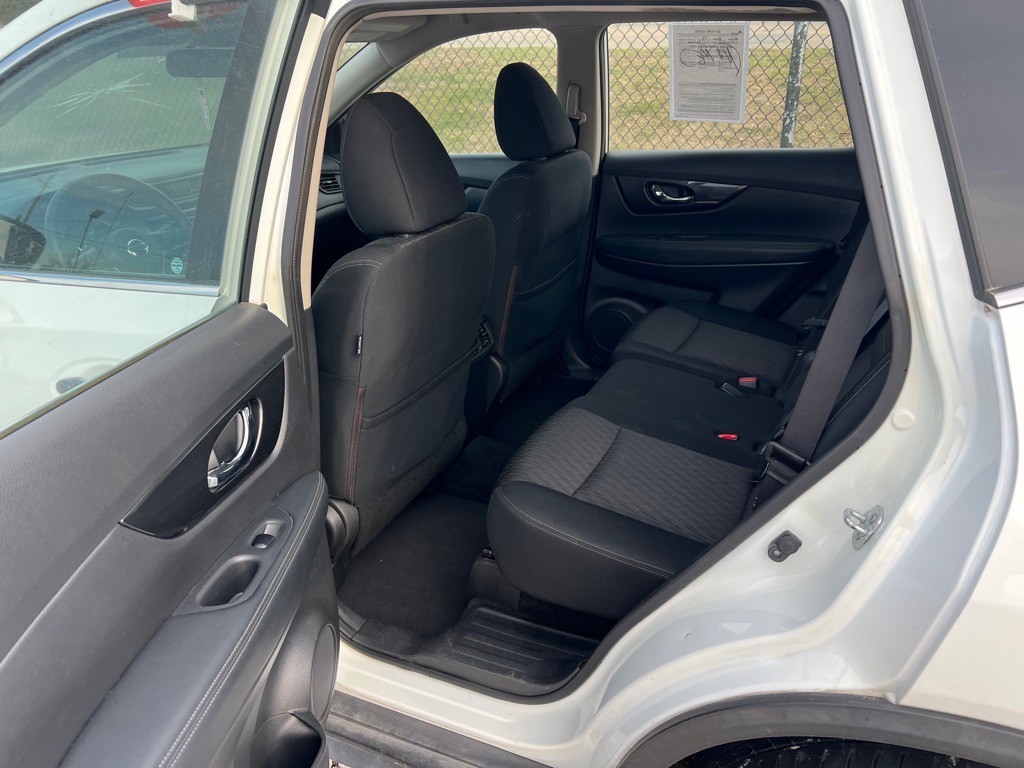 2017 Nissan Rogue Image 4