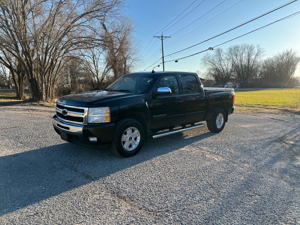 2011 Chevrolet Silverado 1500 Image 1