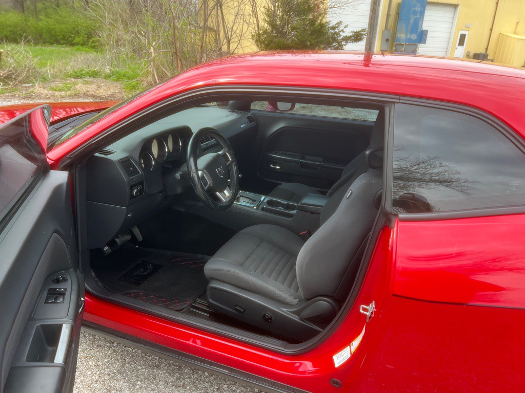 2012 Dodge Challenger Image 5