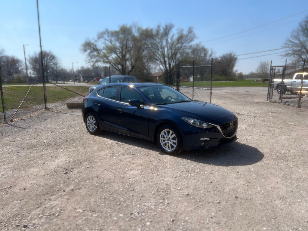 2015 Mazda Mazda3 Image 2