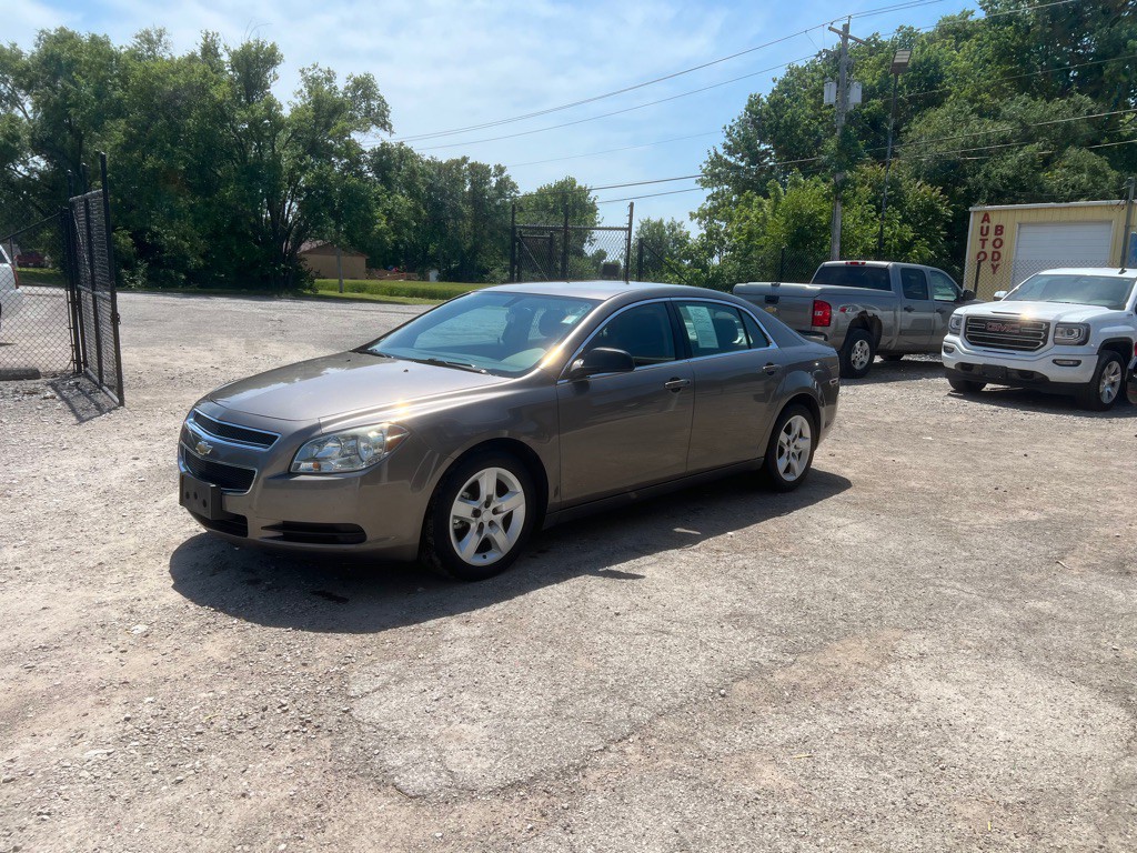 2010 Chevrolet Malibu Image 1