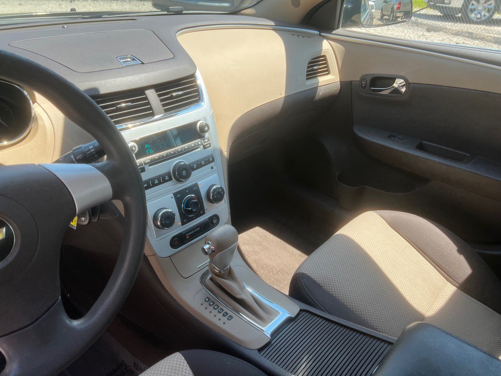 2010 Chevrolet Malibu Image 6