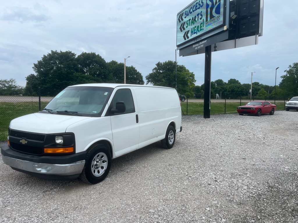 2013 Chevrolet Express Image 2