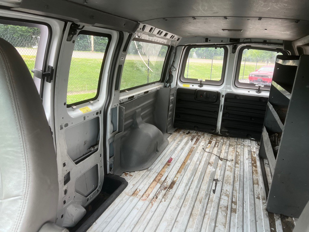2013 Chevrolet Express Image 6