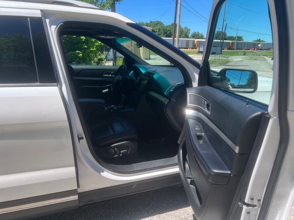 2017 Ford Explorer Image 3