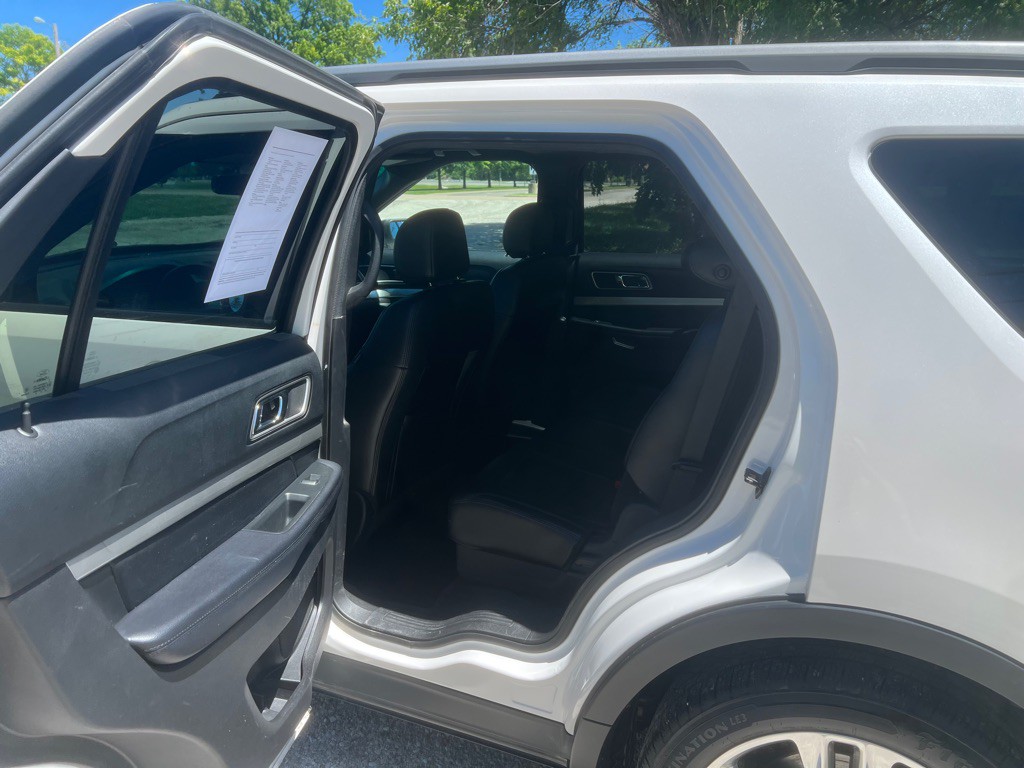 2017 Ford Explorer Image 7