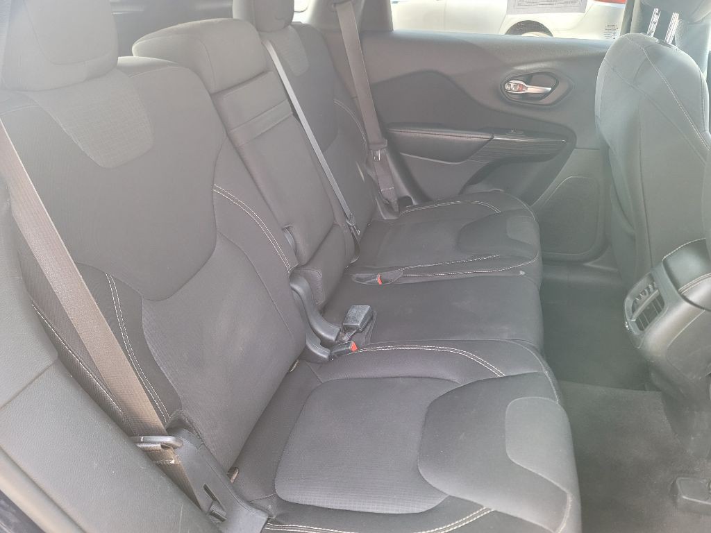 2015 Jeep Cherokee Image 12