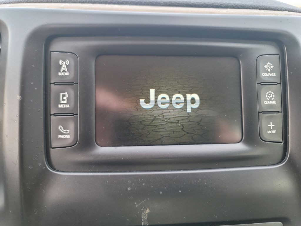 2015 Jeep Cherokee Image 17