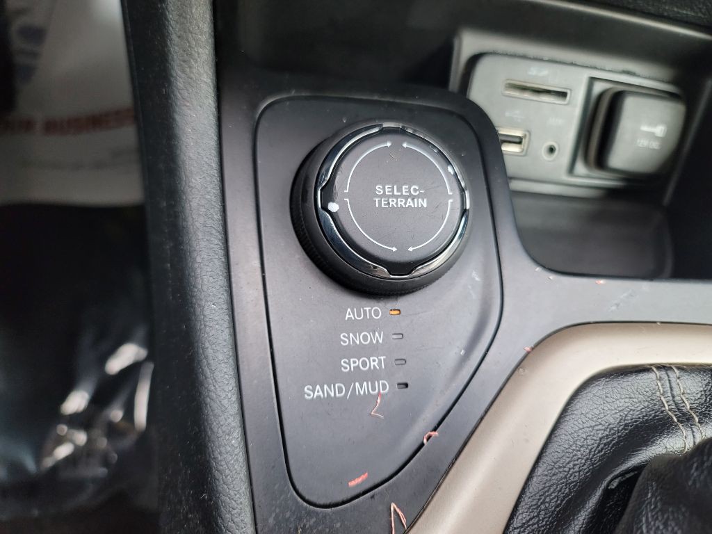 2015 Jeep Cherokee Image 18