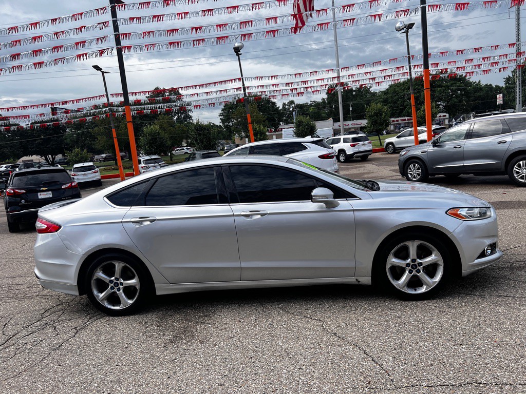 2016 Ford Fusion Image 4