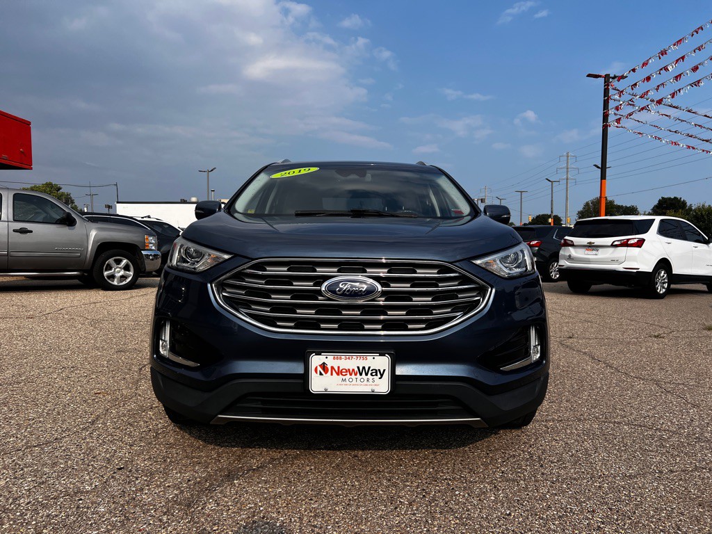 2019 Ford Edge Image 2