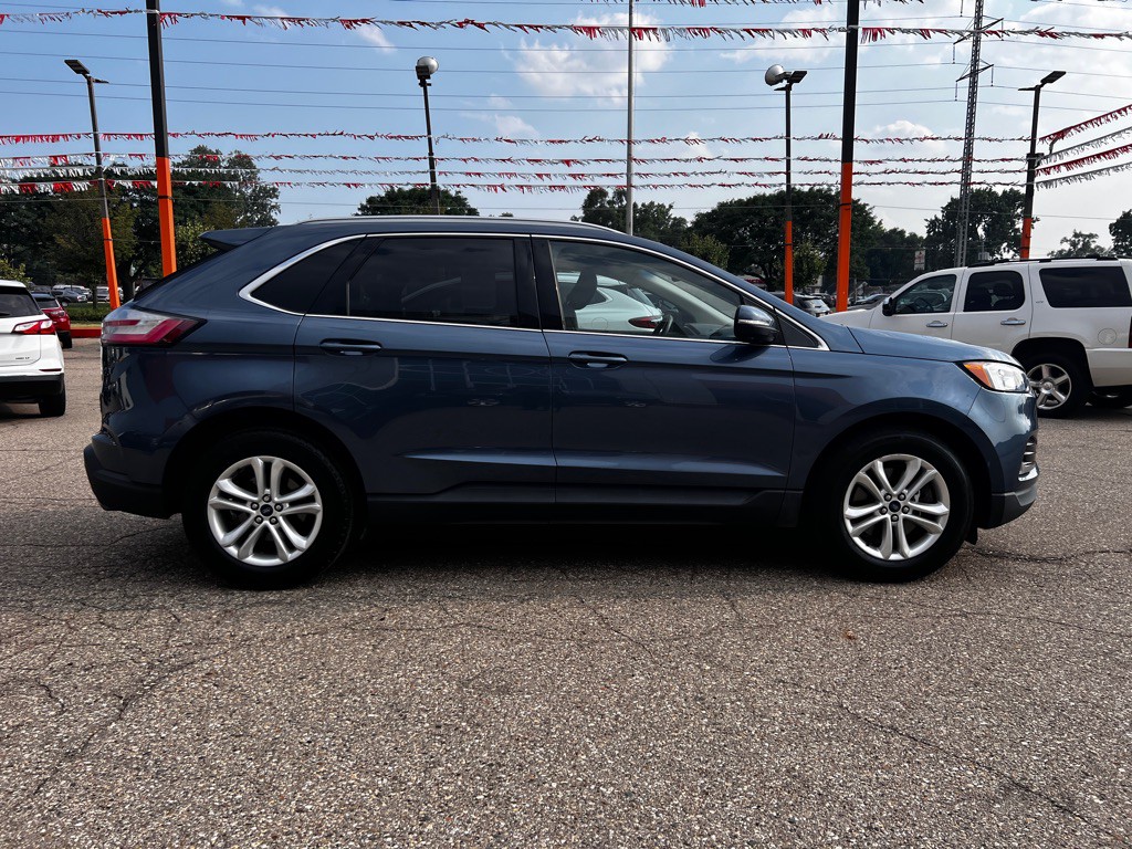 2019 Ford Edge Image 4