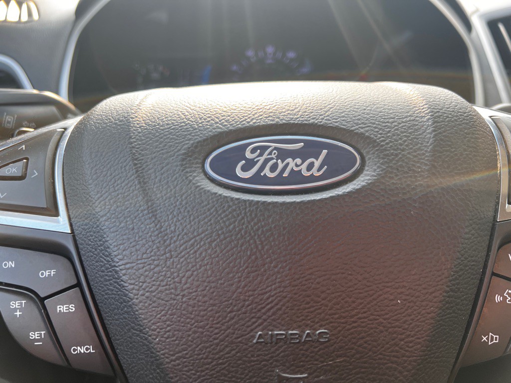 2019 Ford Edge Image 15