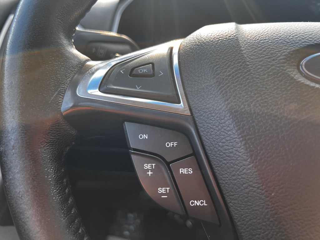 2019 Ford Edge Image 16