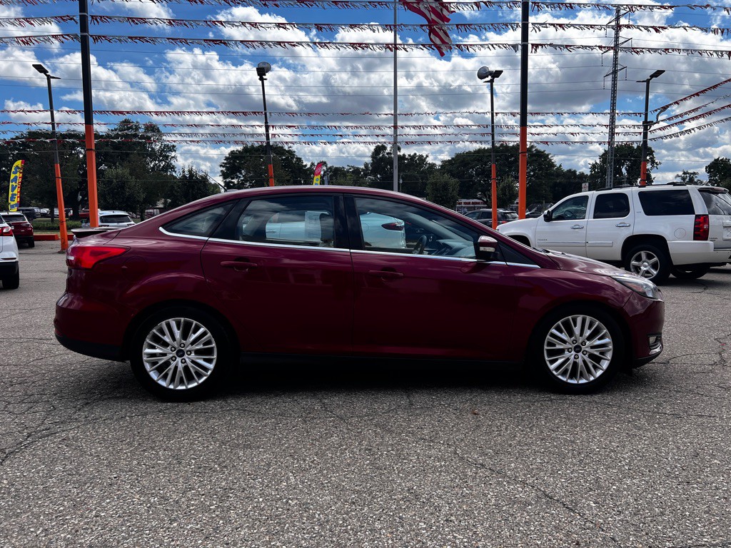 2016 Ford Focus Image 4