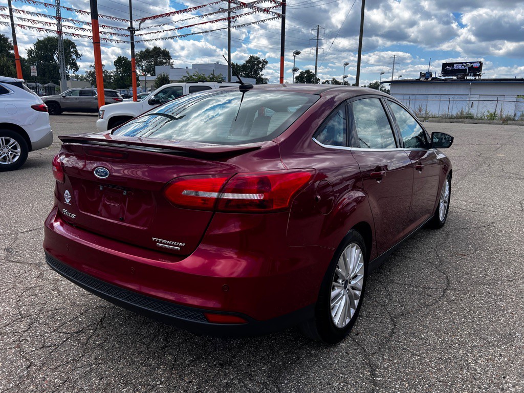 2016 Ford Focus Image 5