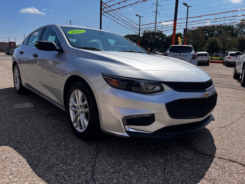 2017 Chevrolet Malibu Image 3