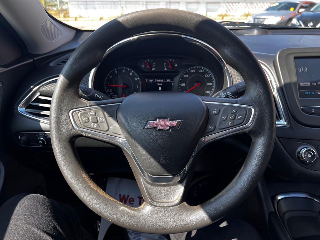 2017 Chevrolet Malibu Image 15