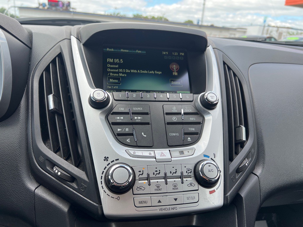 2015 Chevrolet Equinox Image 17