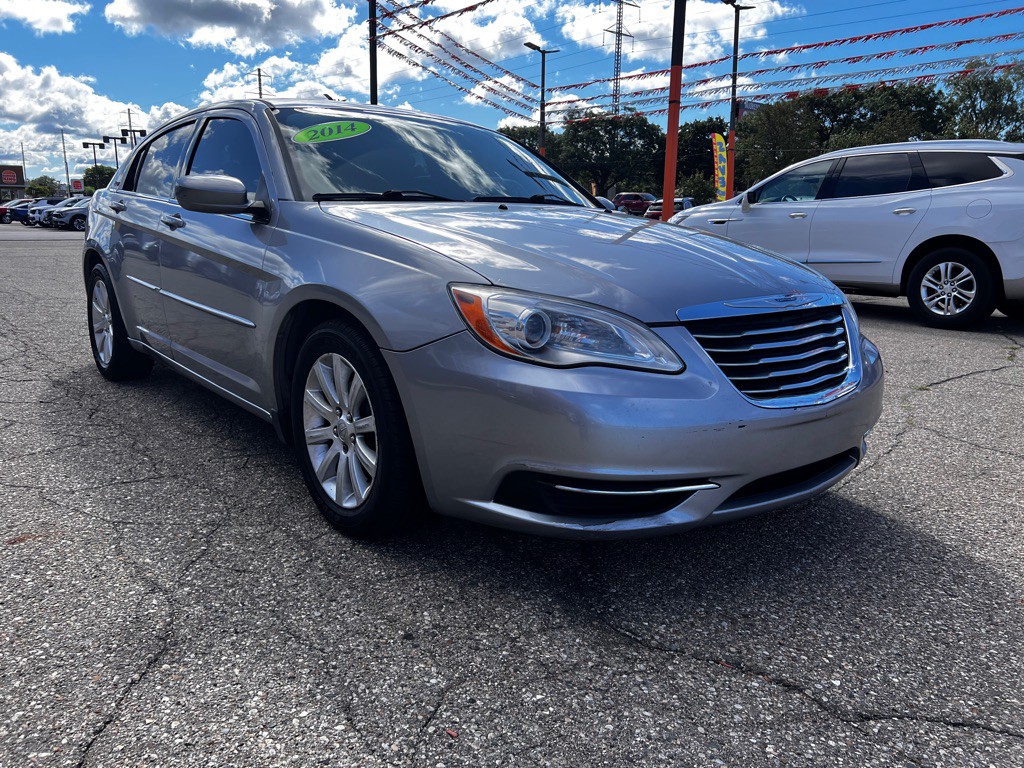 2014 Chrysler 200 Image 4