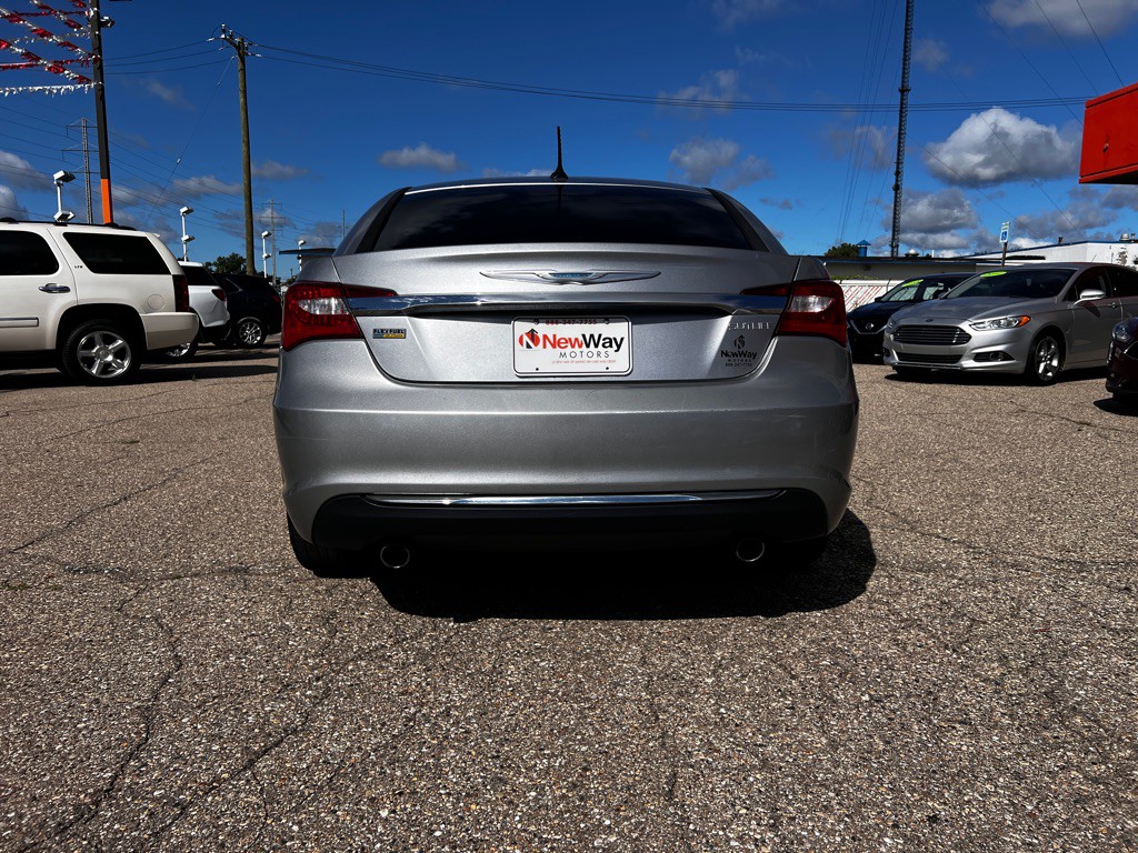 2014 Chrysler 200 Image 7