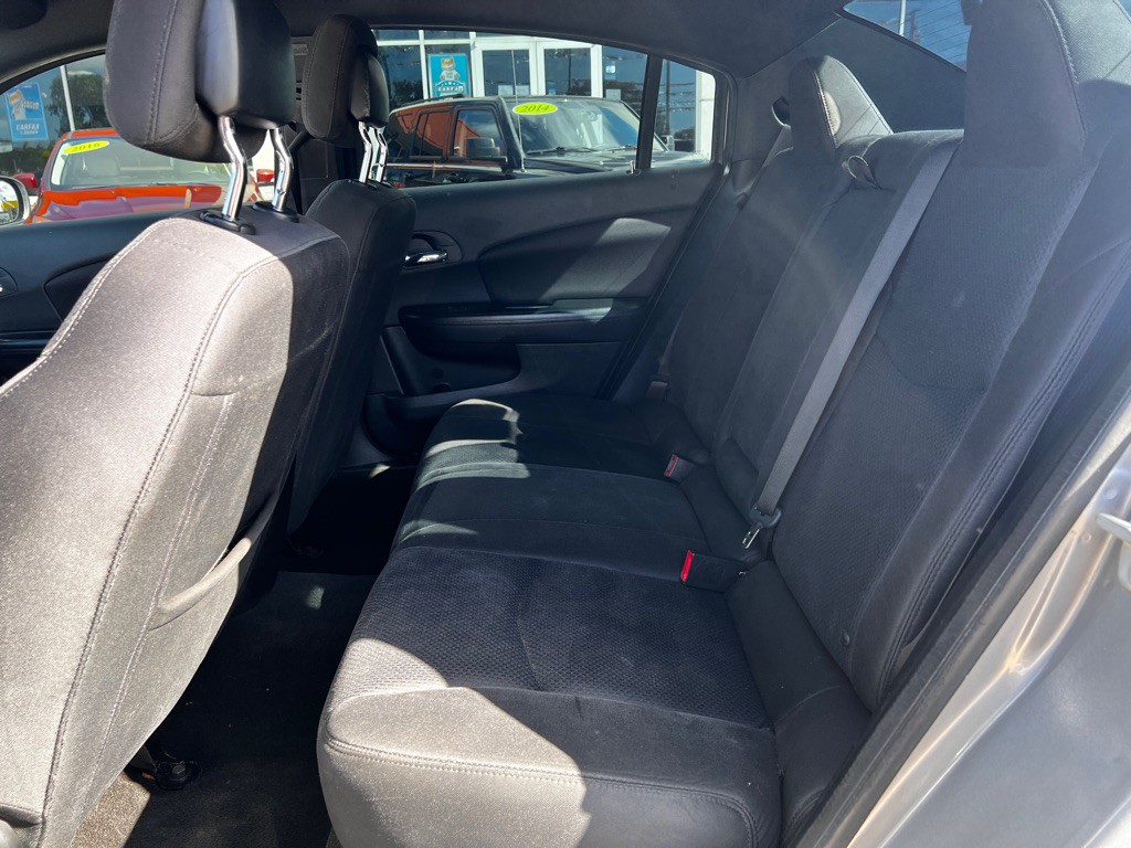 2014 Chrysler 200 Image 11