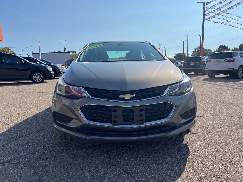 2018 Chevrolet Cruze Image 3