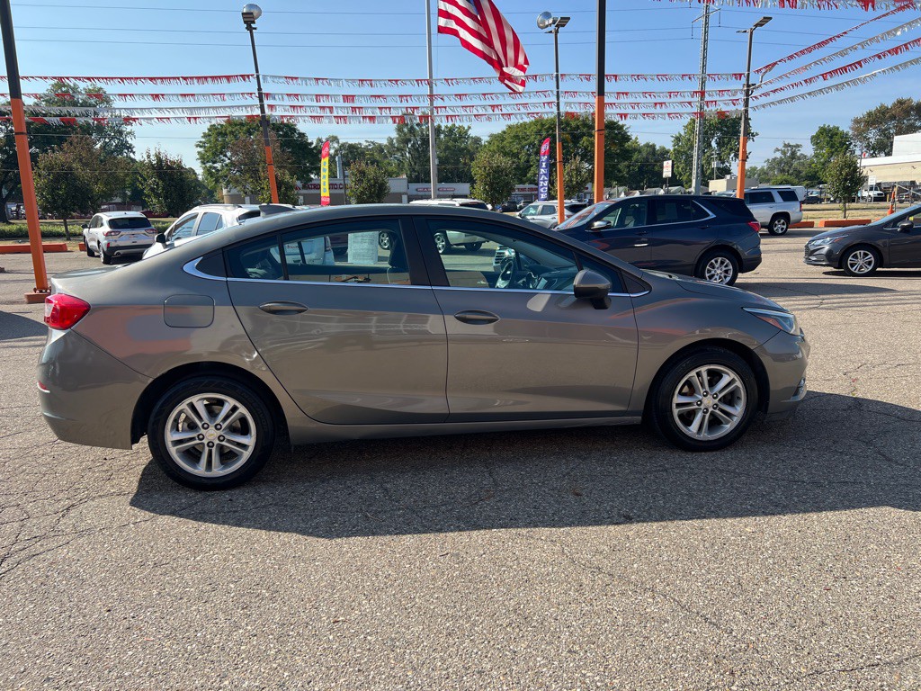 2018 Chevrolet Cruze Image 5
