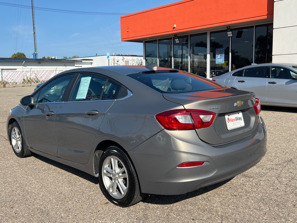 2018 Chevrolet Cruze Image 8