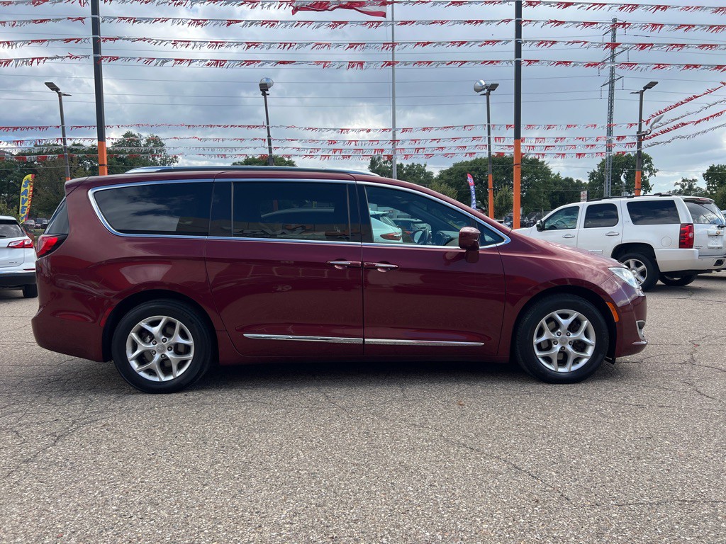 2020 Chrysler Pacifica Image 4