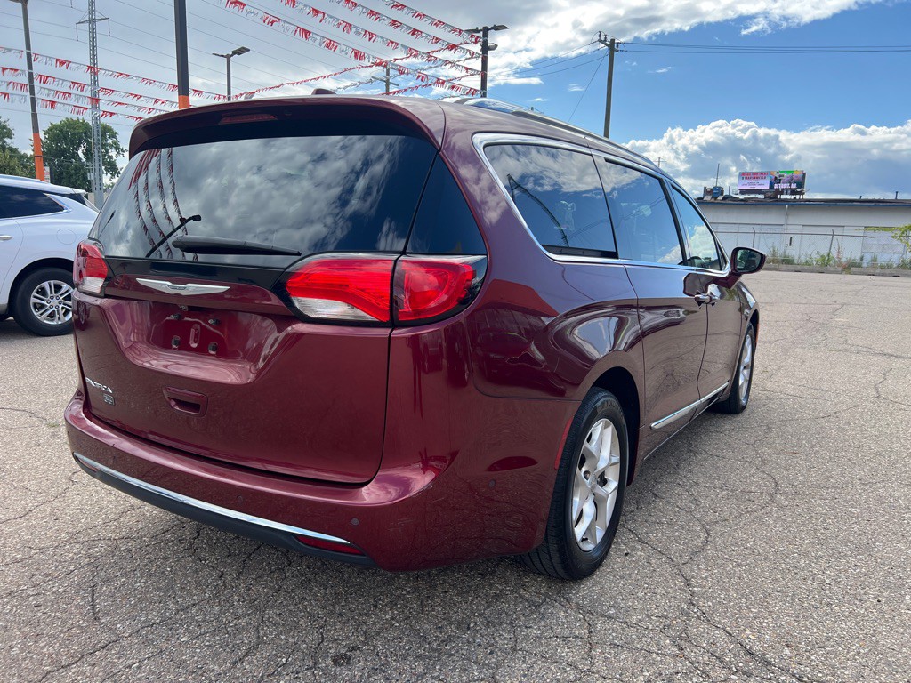 2020 Chrysler Pacifica Image 5