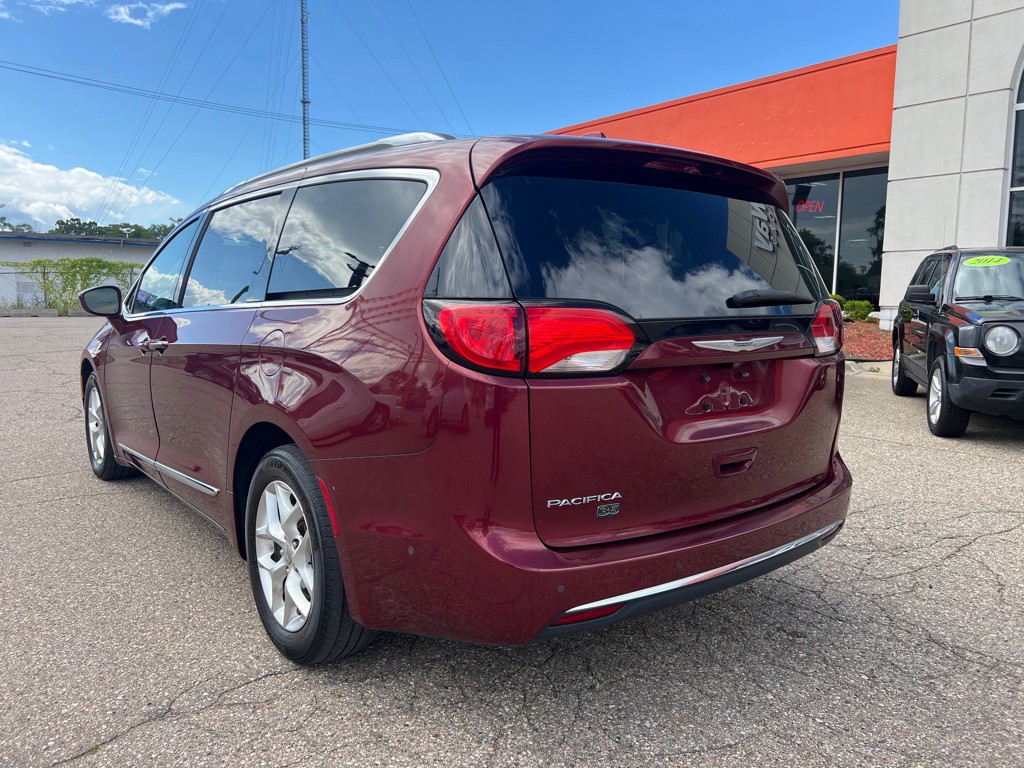 2020 Chrysler Pacifica Image 7