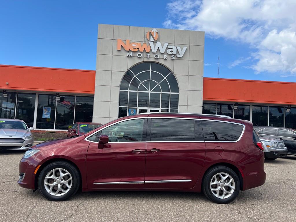 2020 Chrysler Pacifica Image 8