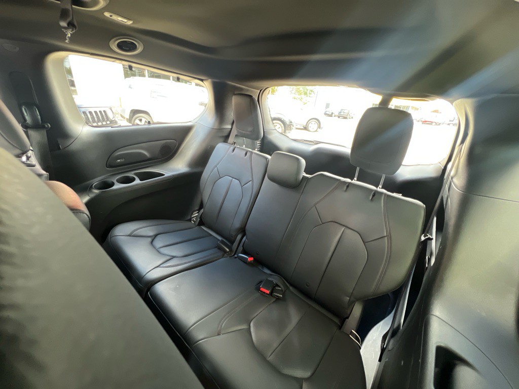 2020 Chrysler Pacifica Image 11