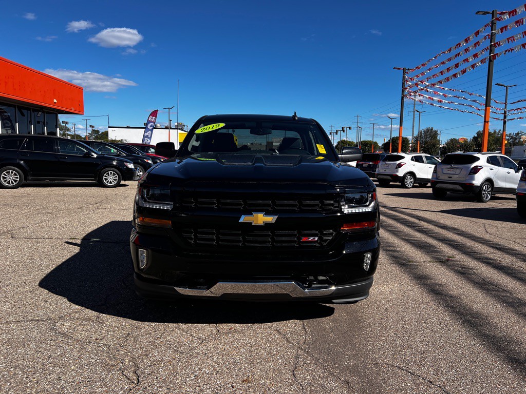 2019 Chevrolet Silverado 1500 Image 2